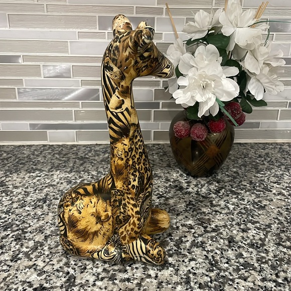 La Vie Giraffe Figurine Safari Animal Print Patchwork - Picture 5 of 14